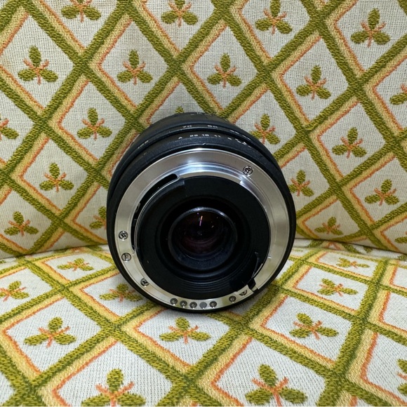 Tamron camera lens - Picture 4 of 4